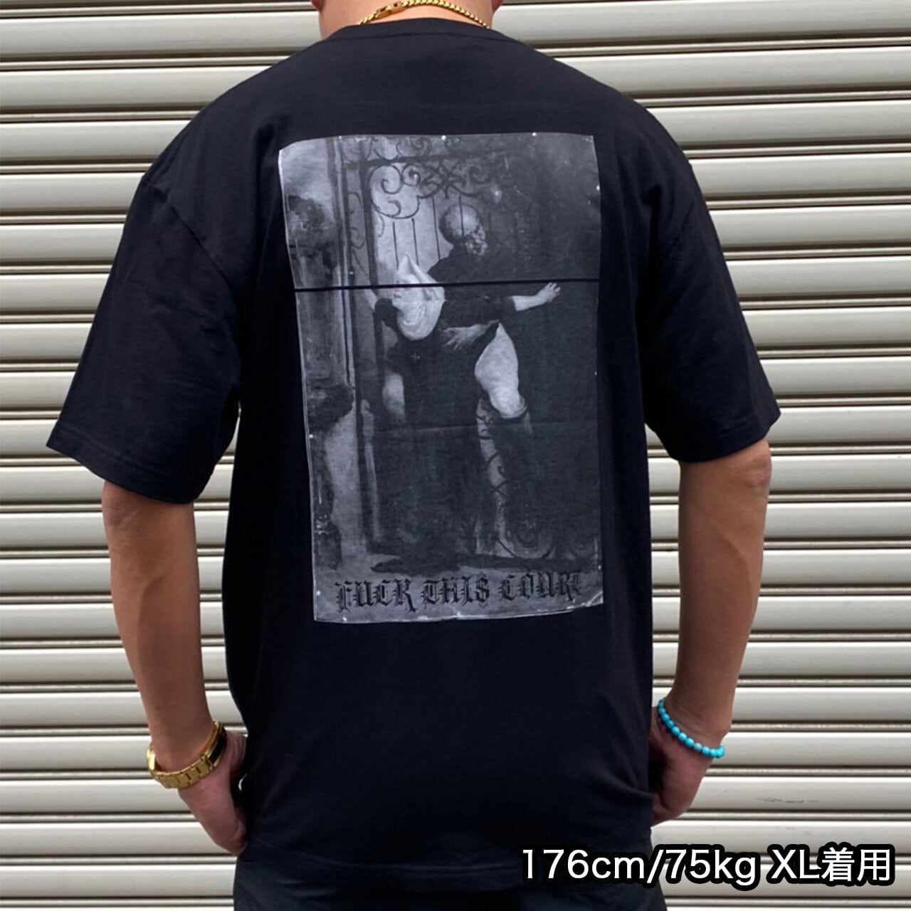 OMECO FUCK THIS COURT Tシャツ ブラック【ご注文から2~4週間前後での発送】