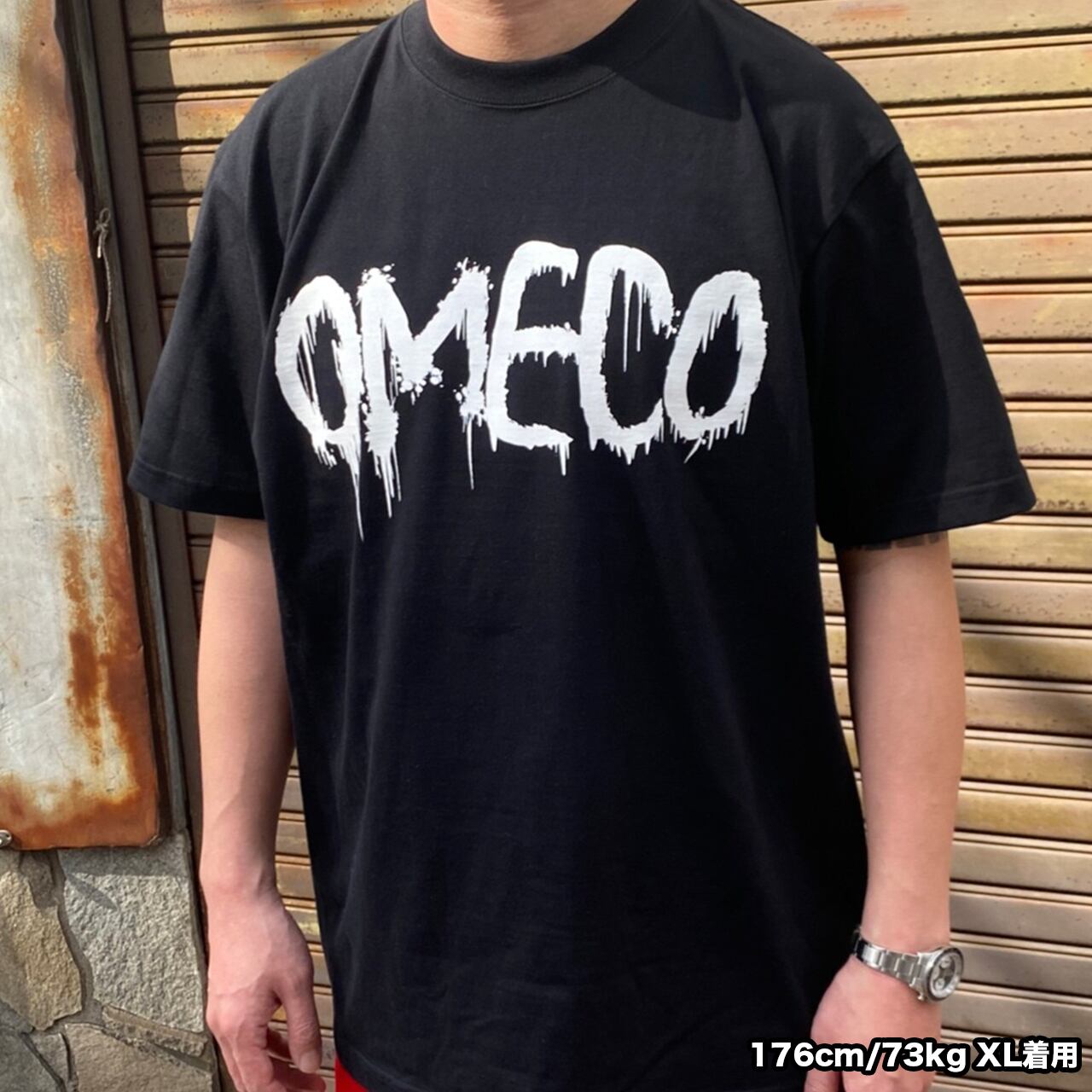 OMECO スプレーロゴ Tシャツ